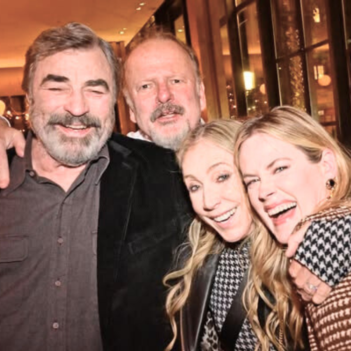 Abigail Hawk Biography